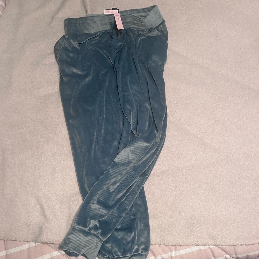 Size Large sweatpants - fuzzy on outside from VS pink new